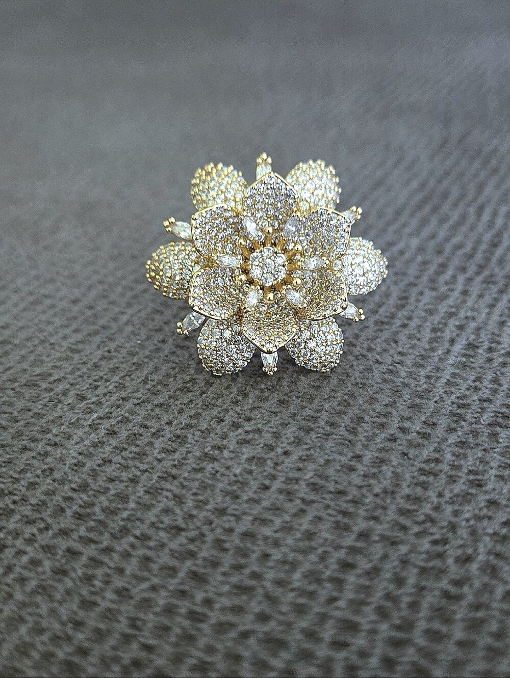 Eye👁 Candy🍭 Pave Crystal💎 Double✌️ Layered Flower🌸 "Bloom" Ring💍 - NWT - Picture 7 of 16